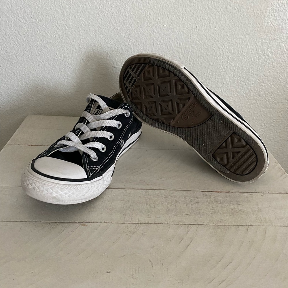 Converse “chucks” youth size 1 - Picture 2 of 4
